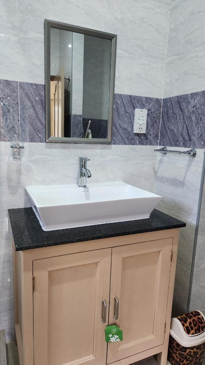 Green Self-Catering Apartment Beau Vallon  Bagian luar foto